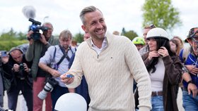 Volby v německé spolkové zemi Sasko-Anhaltsko: Lídr AfD Ulrich Siegmund s manželkou Julií. (6.9.2026)