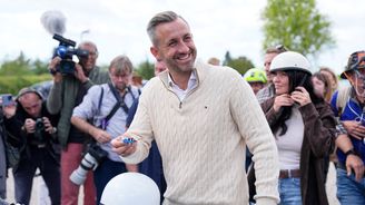 AfD s obrovským náskokem vyhrála volby v Sasku-Anhaltsku, říká exit poll. Lídr soupeře gratuloval AfD s obrovským náskokem vyhrála volby v Sasku-Anhaltsku, říká exit poll. Lídr soupeře gratuloval