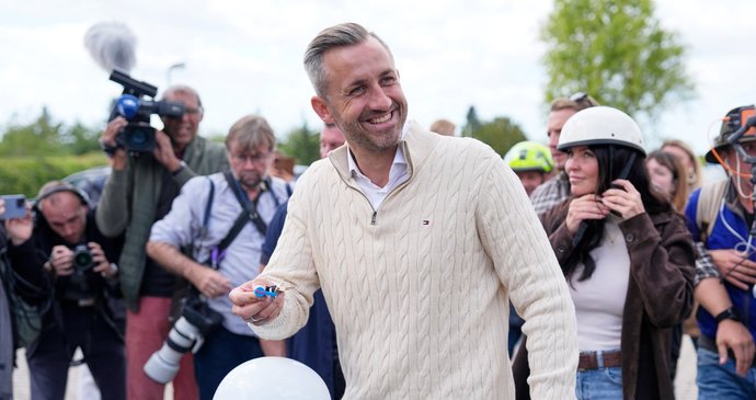 Volby v německé spolkové zemi Sasko-Anhaltsko: Lídr AfD Ulrich Siegmund s manželkou Julií. (6.9.2026)