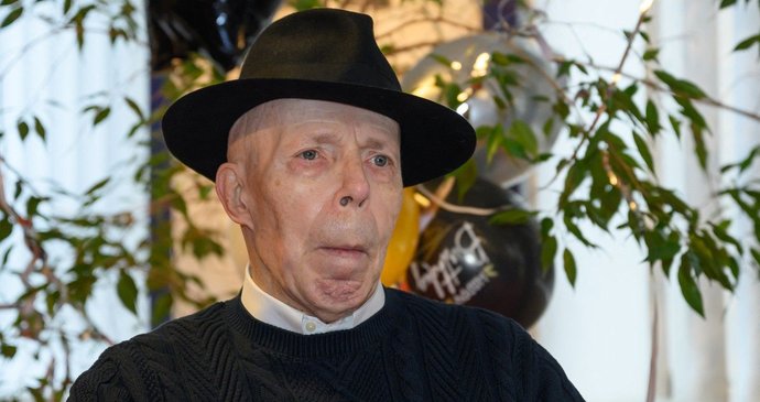 Zemřel německý anatom von Hagens, jenž konzervoval a vystavoval lidská těla