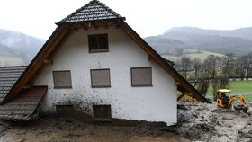 Německo zasáhly bleskové záplavy: Rodinný dům v Simonswaldu (4.2.2020)