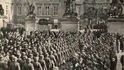 Německé jednotky se připravují na Pražském hradě na uvítání Hitlera, 16. března 1939. 