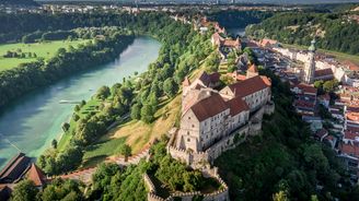 Burghausen: barevné město s nejdelším hradem na světě