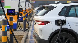 Německo v pasti. Dobíječi elektromobilů upadají do insolvencí, prodělávají i v Česku Německo v pasti. Dobíječi elektromobilů upadají do insolvencí, prodělávají i v Česku