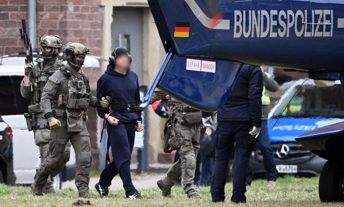 Podezřelý Ukrajinec Serhij K. stane ve středu u soud v Hamburku. Podezřelý Ukrajinec Serhij K. stane ve středu u soud v Hamburku.