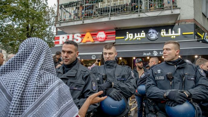 Evropu zneklidnily aktuální útoky ve Francii a Belgii i násilnosti a antisemitská hesla během některých demonstrací na podporu Palestiny.