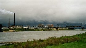 Řeka Němen je hranicí Litvy a Kaliningradské oblasti Ruska (foto 2003).