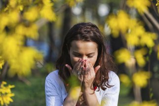 Proč onemocníme alergií? A jak bez problémů přežít pylovou sezónu s alergickým dítětem? 