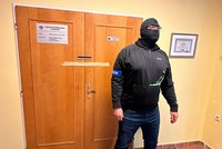 Šéf Motola Ludvík zadržen policií! Ministr ho odvolal kvůli pochybným zakazkám. V poutech je i Jansta