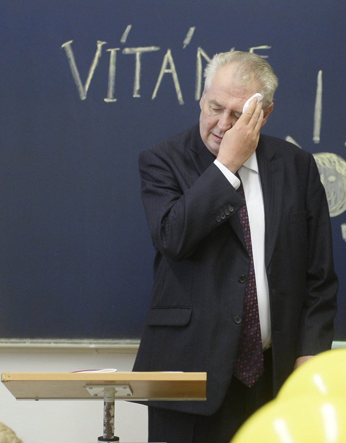 Zeman se snadno vyčerpá a občas vrávorá.