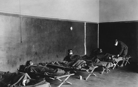 1918 Pandemie španěské chřipky vybíjela celou Evropu.