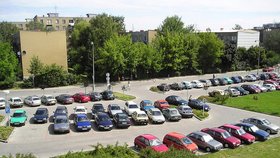 U nemocnice v Břeclavi se už příští rok rozšíří nabídka parkování o dalších 240 míst.