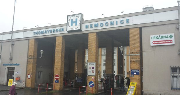 Chřipková epidemie v Praze: Nemocnice zakazují návštěvy na některých odděleních, nemocné jsou hlavně děti