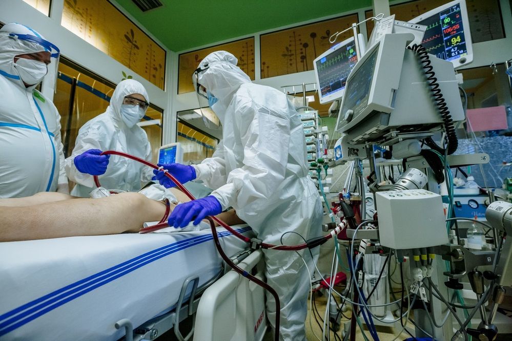 Listopad 2020: Boj s koronavirem v nemocnicích ve Zlínském kraji