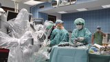 Zátah policie kvůli nemocnici Na Homolce: Obvinila 4 lidi! Kvůli škodě přes 53 milionů