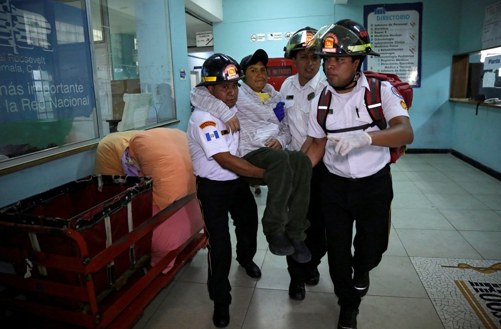 Nejméně sedm lidí bylo zabito při útoku na nemocnici v Guatemale.