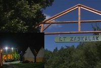 23 dětí z tábora skončilo v nemocnici: V obci Mrtník zasahoval vrtulník a záchranáři