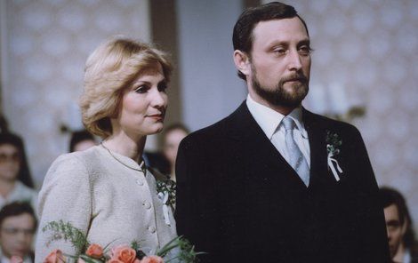 1978: Luxusní šaty od Adama oblékl i představitel Karla Sovy Ladislav Frej (73).