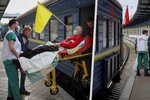 Chytře maskovaný vlak převáží zraněné z předních linií. Na palubě jsou kromě Ukrajinců také zahraniční lékaři, denně ujedou i tisíce kilometrů