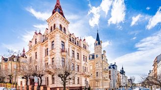 Galerie nejdražších domů na prodej: pražský Hollywood i zámeček ve Varech za 175 milionů