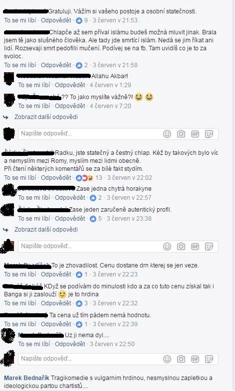 Podle Bangy jsou lidé silní spíš jenom na internetu, naživo si netroufnou. Internet jim zaručuje domnělou anonymitu.