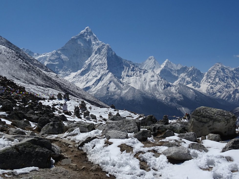 Hora Ama Dablam, pohled z Memory Place