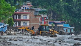 Ničivé záplavy podél řeky Trishuli v nepálském okrese Nuwakot. (26. 8. 2026)