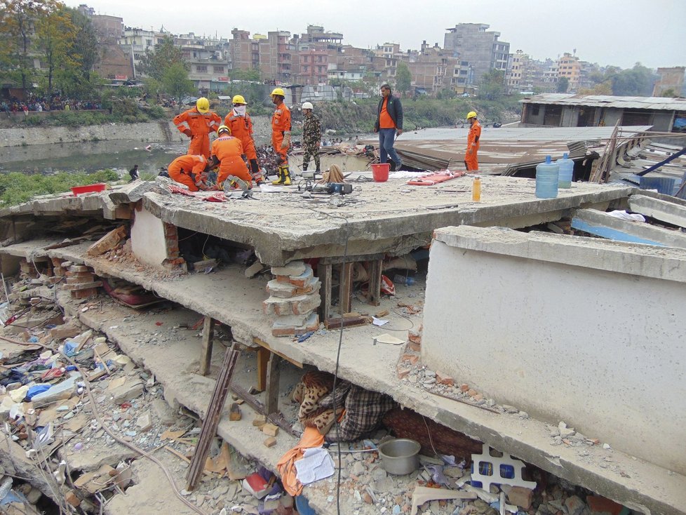 Záchranná akce po zemětřesení v Nepálu