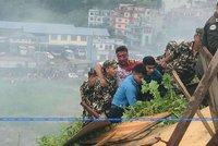Pilotovo obrovské štěstí: Tragický pád letadla v Nepálu přežil díky ulomenému kokpitu!