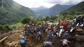 Češi nejvíc přispěli na zemětřesení v Nepálu.