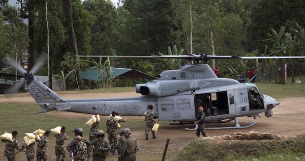 Američané pomáhali v Nepálu: Jejich vrtulník se pohřešuje. Bylo v něm 8 lidí