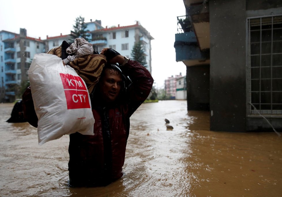 Záplavy a sesuvy půdy si v Nepálu, Bangladéši a Indii