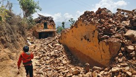 Nepál zasáhlo v roce 2015 ničivé zemětřesení