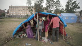 Tisíce lidí vyhnala v neděli z jejich vesnic a městeček v severozápadním Nepálu hrozba protržení jezera, které vzniklo na řece Gandaki po sesuvu půdy. (Ilustrační foto)