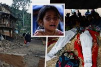 Zemětřesení v Nepálu má 157 potvrzených obětí: „Pod sutinami je pohřbeno mnoho lidí“