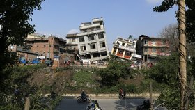 Káthmándú připomínalo podle Čecha Ondřeje den po zemětřesení město duchů.