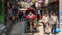 Rušná čtvrť Thamel v Káthmándú
