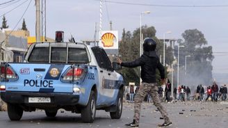 Tuniská policie rozbila skupinu verbující bojovníky pro IS