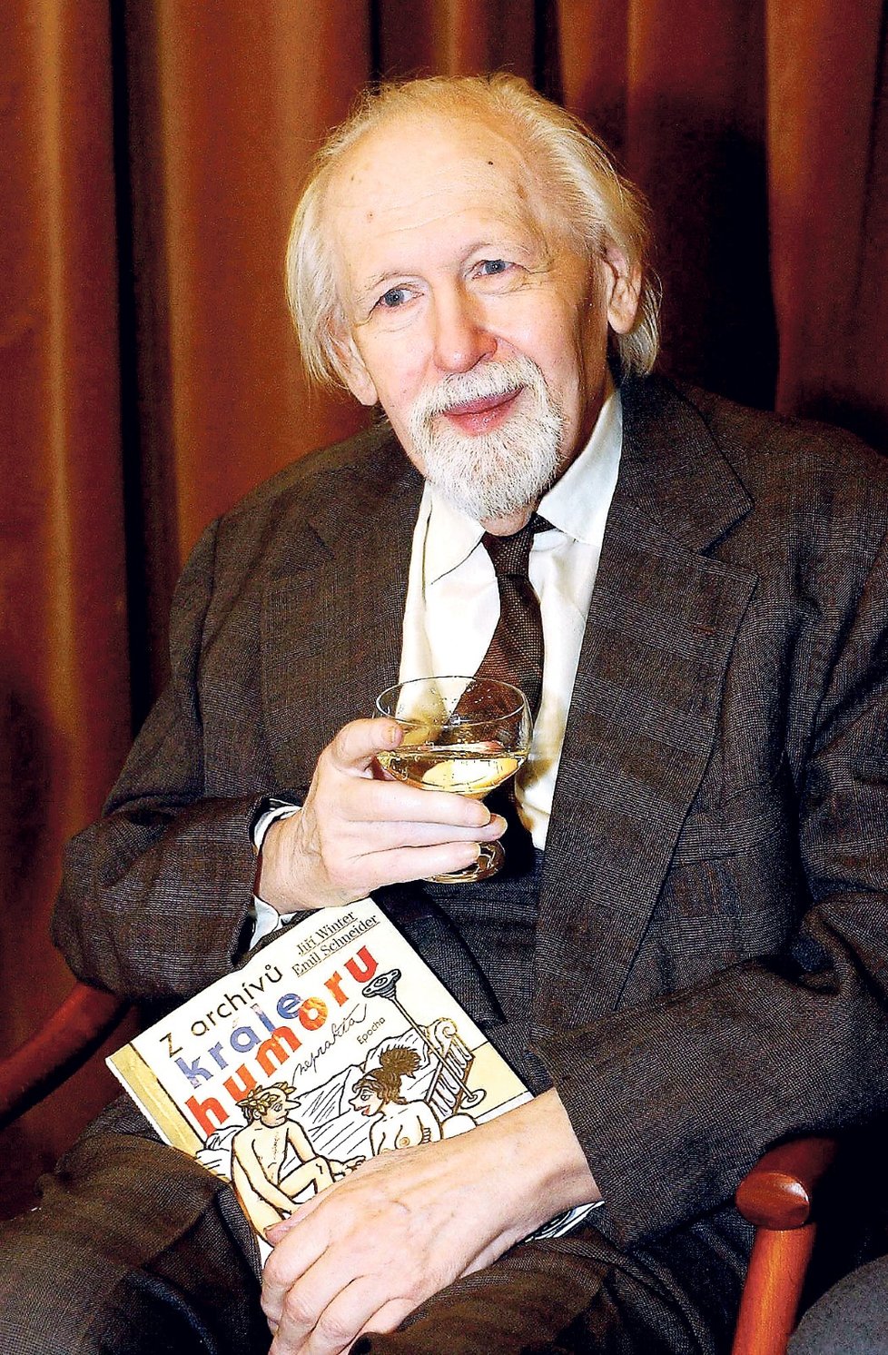 Legendární kreslíř a humorista Jiří Winter - Neprakta (†87).