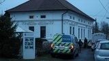 Tragédie v Neprobylicích: Ve škole našli dva zastřelené muže! 