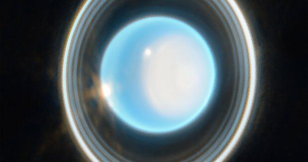 „Uran nikdy nevypadal lépe.“ Webbův teleskop zase vyfotil úchvatný snímek daleké planety