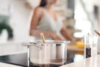 Víte, jak správně pečovat o nerezové nádobí? A co s nevzhlednými skvrnami?