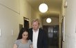 Laďka Něrgešová s manželem u rozvodového soudu 