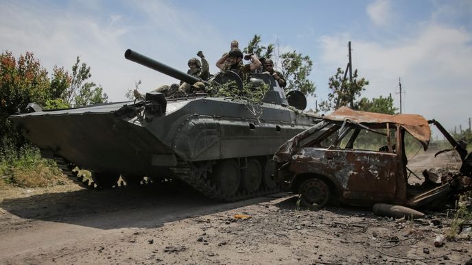 Ukrajinská armáda u frontové linie v nově osvobozené obci Neskučne v Doněcké oblasti (13.6.2023)