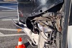 Dopravní nehoda autobusu a osobního auta v Nesovicích