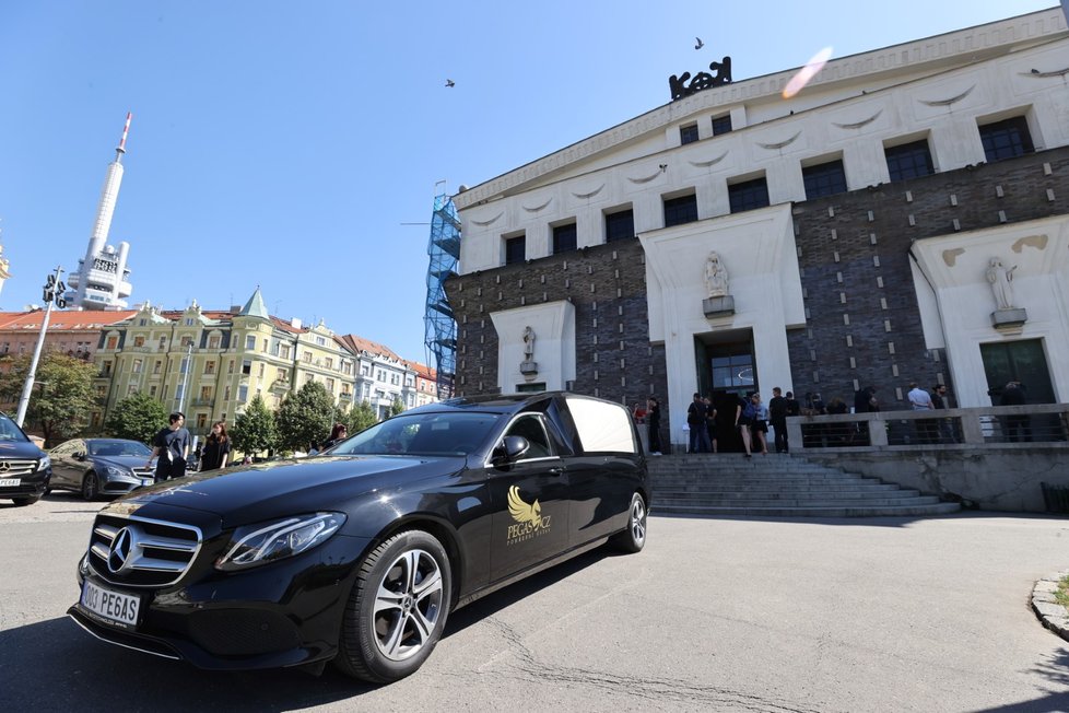 Poslední rozloučení s Milošem Nesvadbou