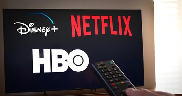 Tápete při večerním výběru filmů a seriálů? Přinášíme velký přehled nejžhavějších novinek na Netflixu, Maxu, Disney+ a One Play. Těšte se na mrazivé True Crime podle skutečných událostí, pikantní vztahové skandály i návraty kultovních hitů, o kterých teď všichni mluví!