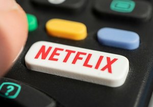 Netflix zavádí levnější předplatné s reklamou, v ČR zatím nebude k mání.