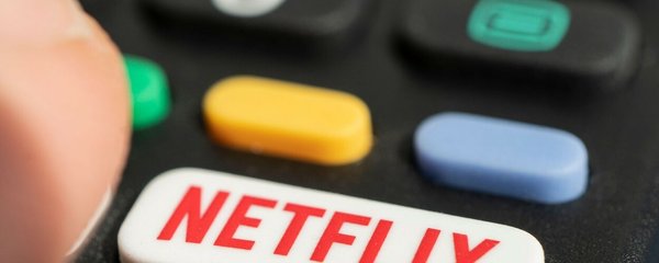 Netflix zavádí levnější předplatné s reklamami! Jak je na tom Česko?