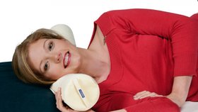 Ortopedický polštář FLEX-IT je velmi flexibilní a příjemný na dotek. Je vhodný pro cestování, odpočinek i při kojení nemluvňat.
